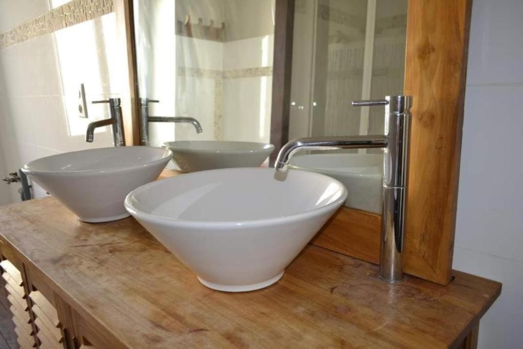 Ferienwohnung Grande Chambre Familiale Pour 2 A 5 Personnes Chef-Boutonne Exterior foto